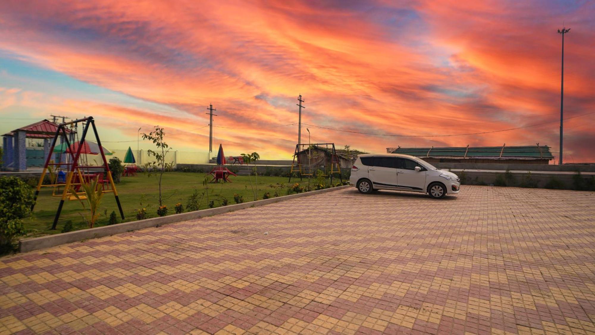 Sea Queen Beach Resort On Beach !! Couple Friendly Family Resort !! Mandarmani Exterior foto